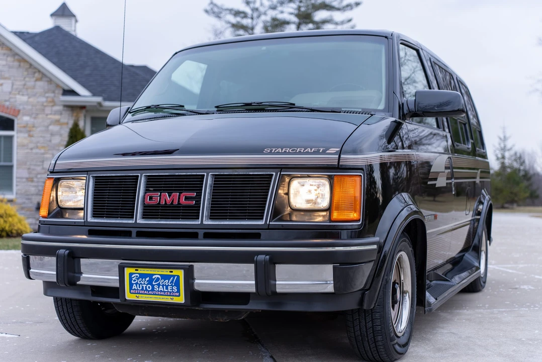 1994 GMC G-series Van - Image 2 of 31