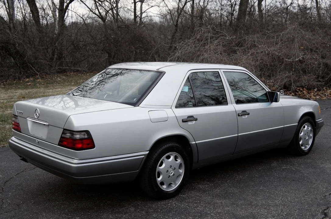 1994 Mercedes-Benz W124 E-Class - Image 14 of 31