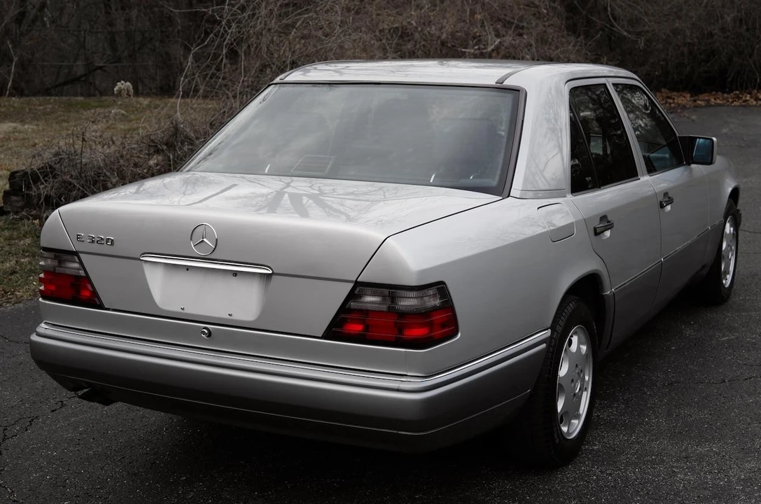 1994 Mercedes-Benz W124 E-Class - Image 13 of 31