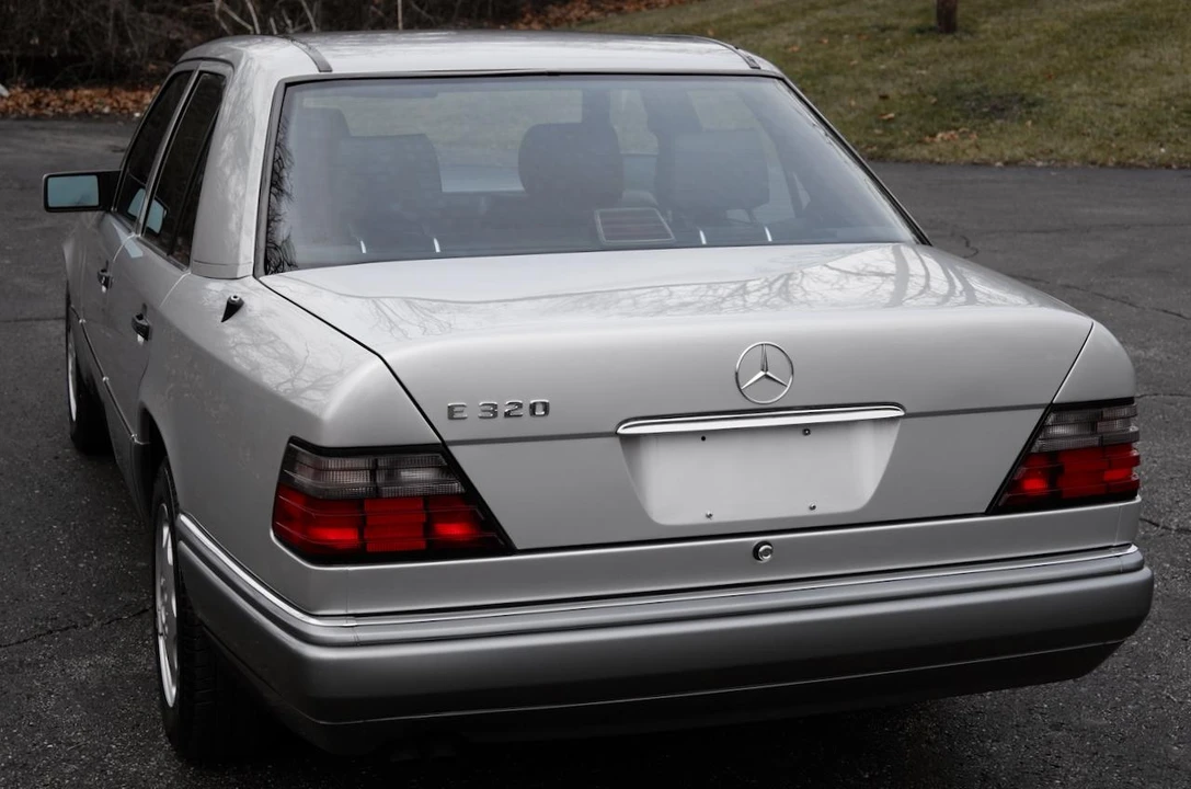 1994 Mercedes-Benz W124 E-Class - Image 10 of 31