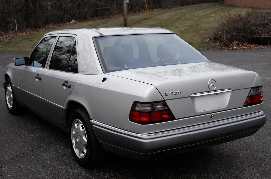 1994 Mercedes-Benz W124 E-Class - Image 9 of 31