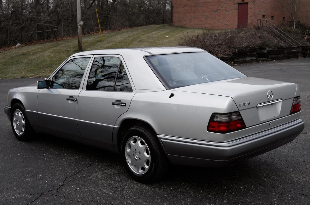 1994 Mercedes-Benz W124 E-Class - Image 8 of 31