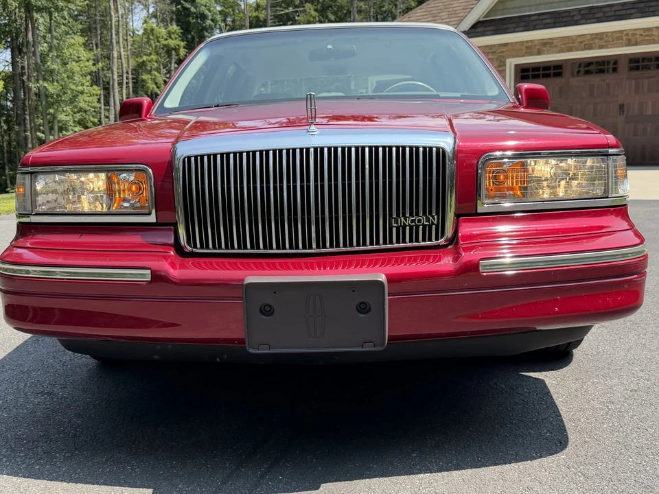 1995 Lincoln Town Car - Image 20 of 31