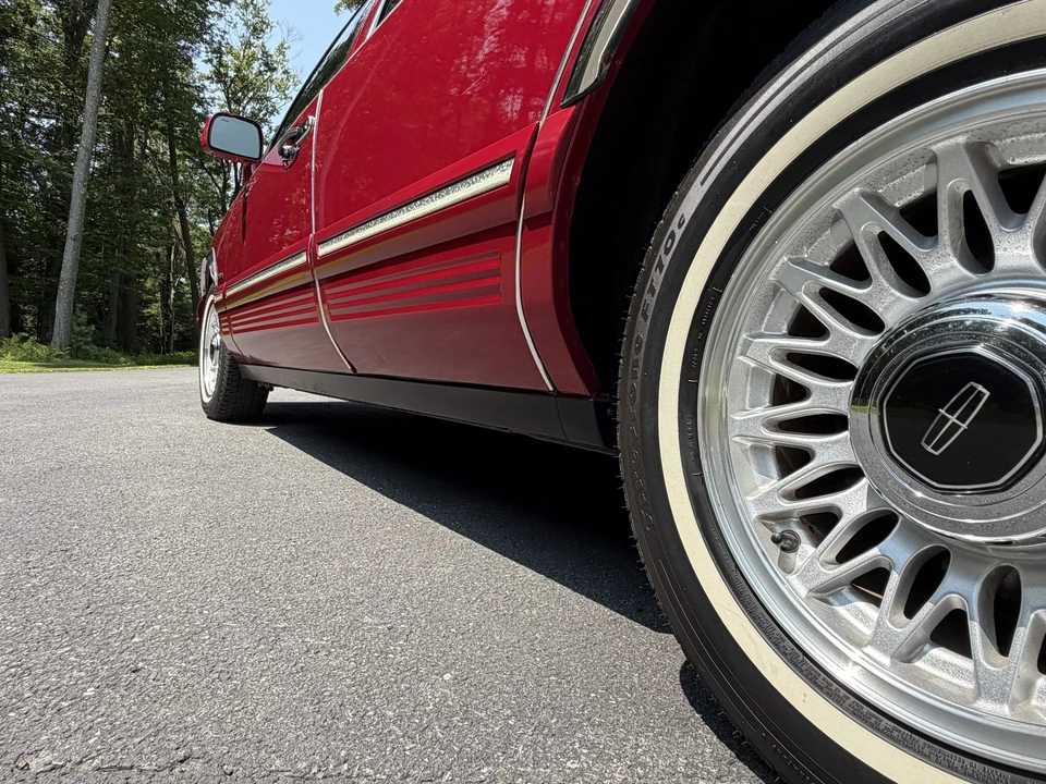 1995 Lincoln Town Car - Image 18 of 31