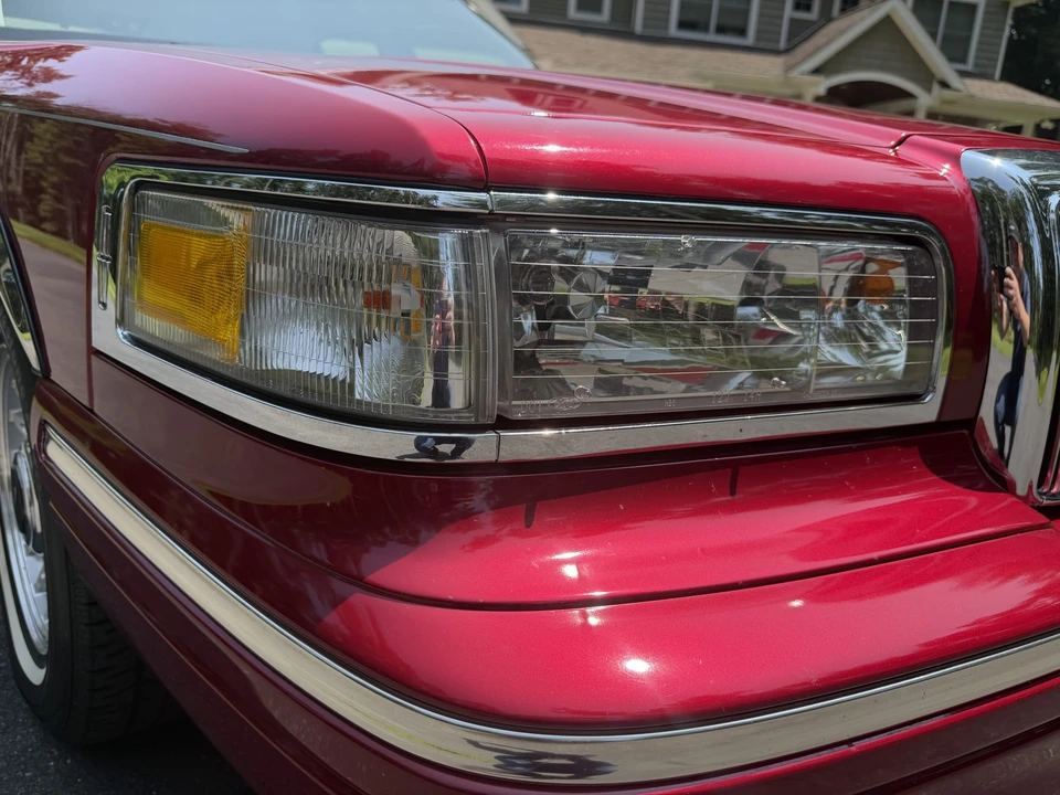 1995 Lincoln Town Car - Image 21 of 31