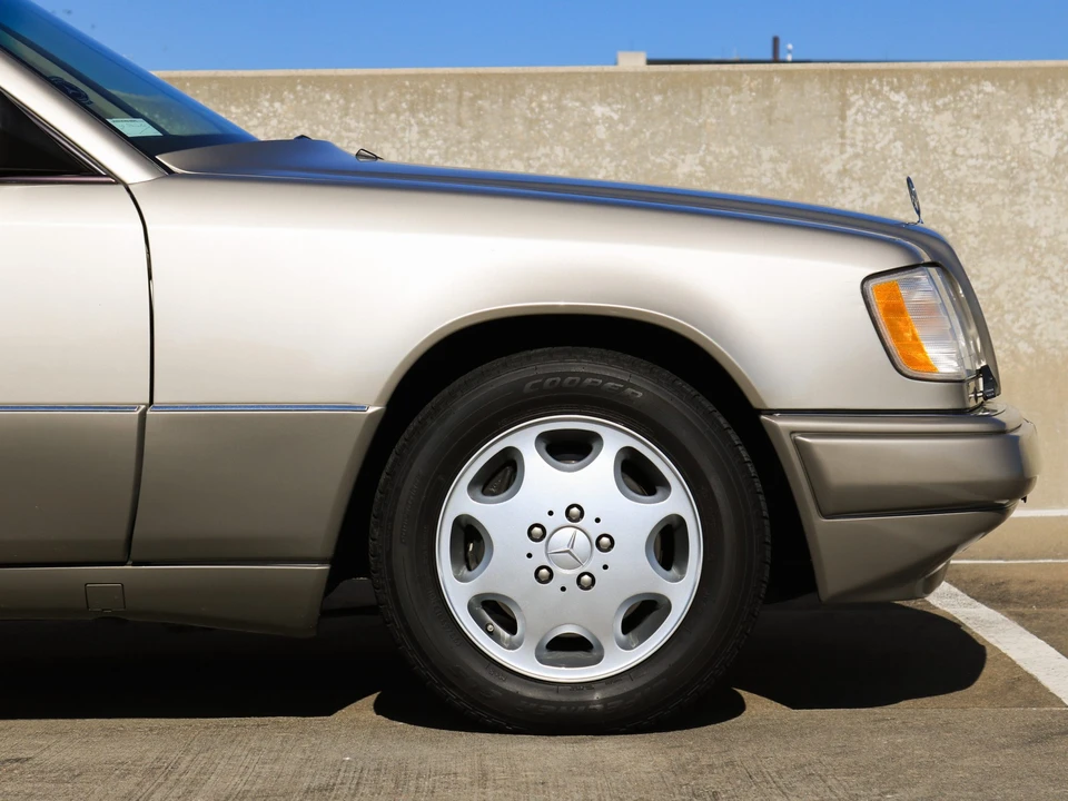 1995 Mercedes-Benz W124 E-Class - Image 22 of 31