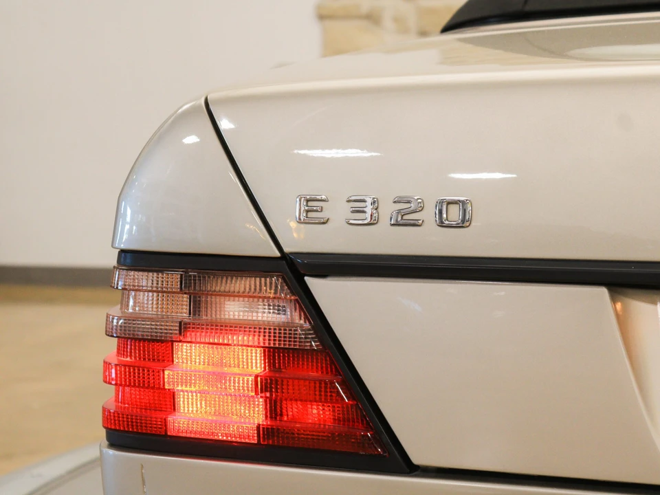 1995 Mercedes-Benz W124 E-Class - Image 28 of 31