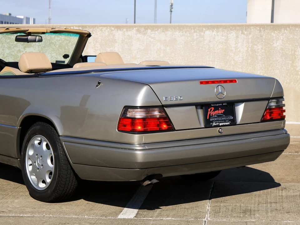 1995 Mercedes-Benz W124 E-Class - Image 24 of 31