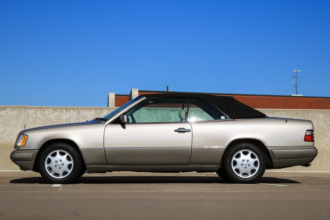 1995 Mercedes-Benz W124 E-Class - Image 13 of 31
