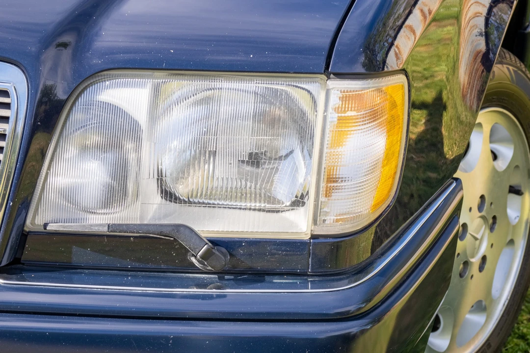 1995 Mercedes-Benz W124 E-Class - Image 25 of 31