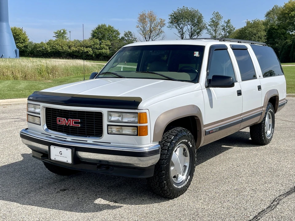 1998 GMC Suburban 8th Gen - Image 14 of 31