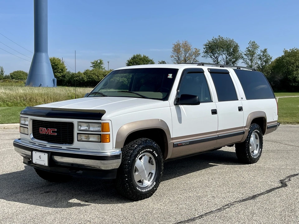 1998 GMC Suburban 8th Gen - Image 12 of 31