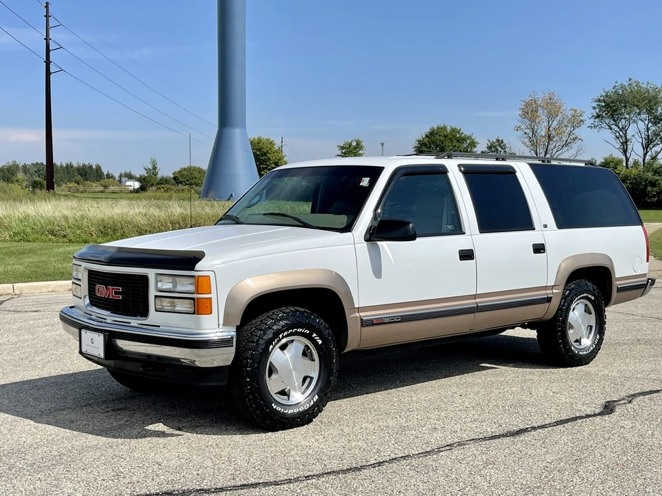 1998 GMC Suburban 8th Gen - Image 5 of 31
