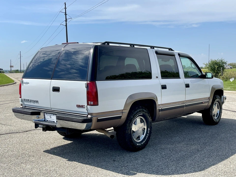 1998 GMC Suburban 8th Gen - Image 22 of 31