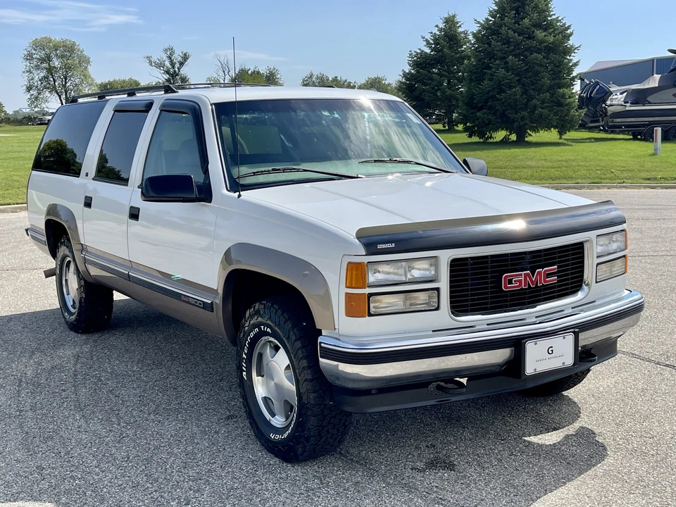 1998 GMC Suburban 8th Gen - Image 17 of 31