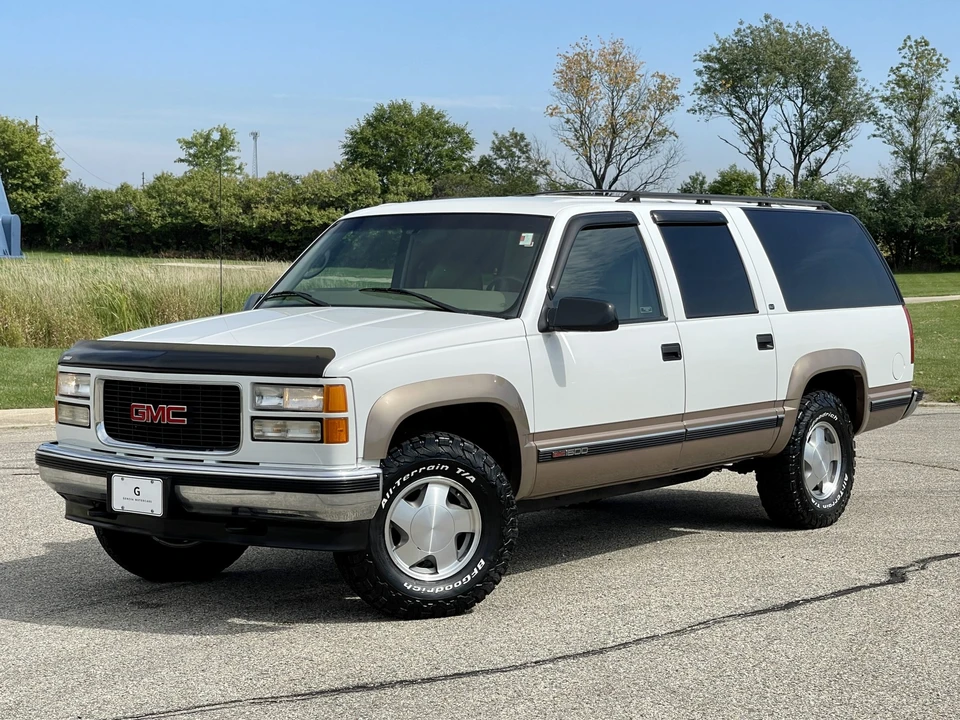 1998 GMC Suburban 8th Gen - Image 9 of 31