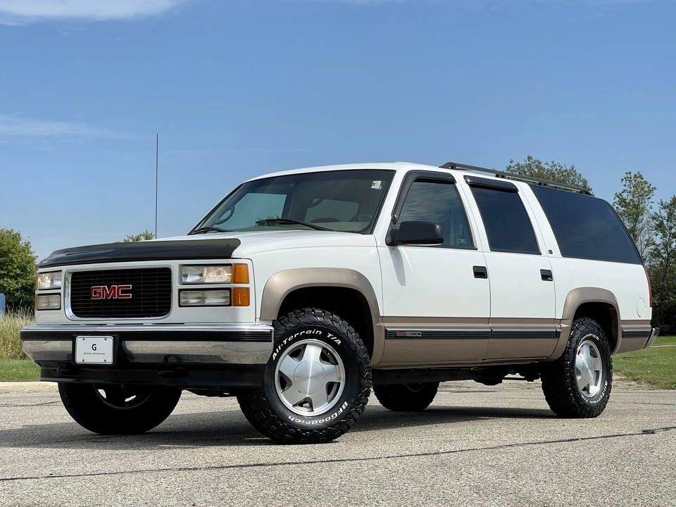 1998 GMC Suburban 8th Gen - Image 8 of 31