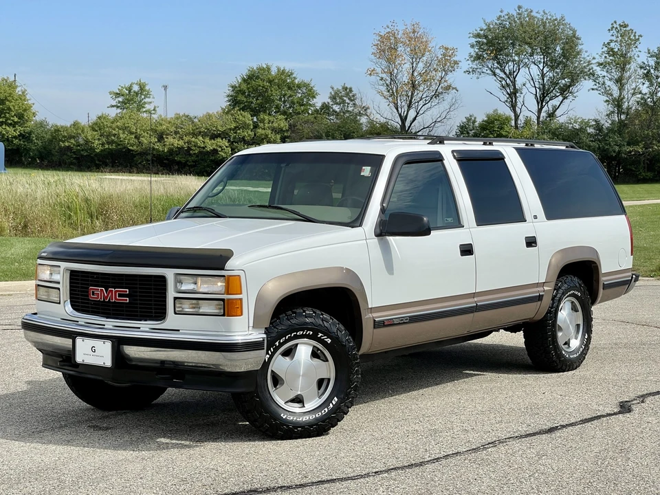 1998 GMC Suburban 8th Gen - Image 6 of 31
