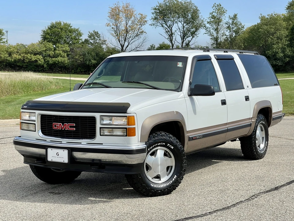 1998 GMC Suburban 8th Gen - Image 11 of 31