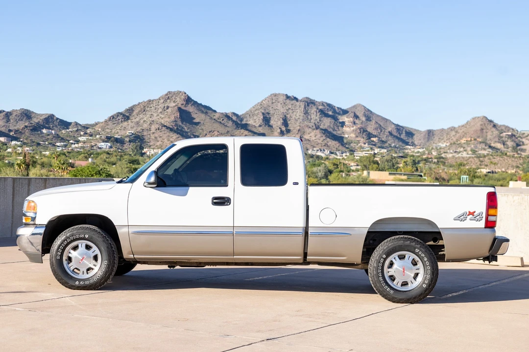 2000 GMC Sierra 2nd Gen - Image 3 of 31