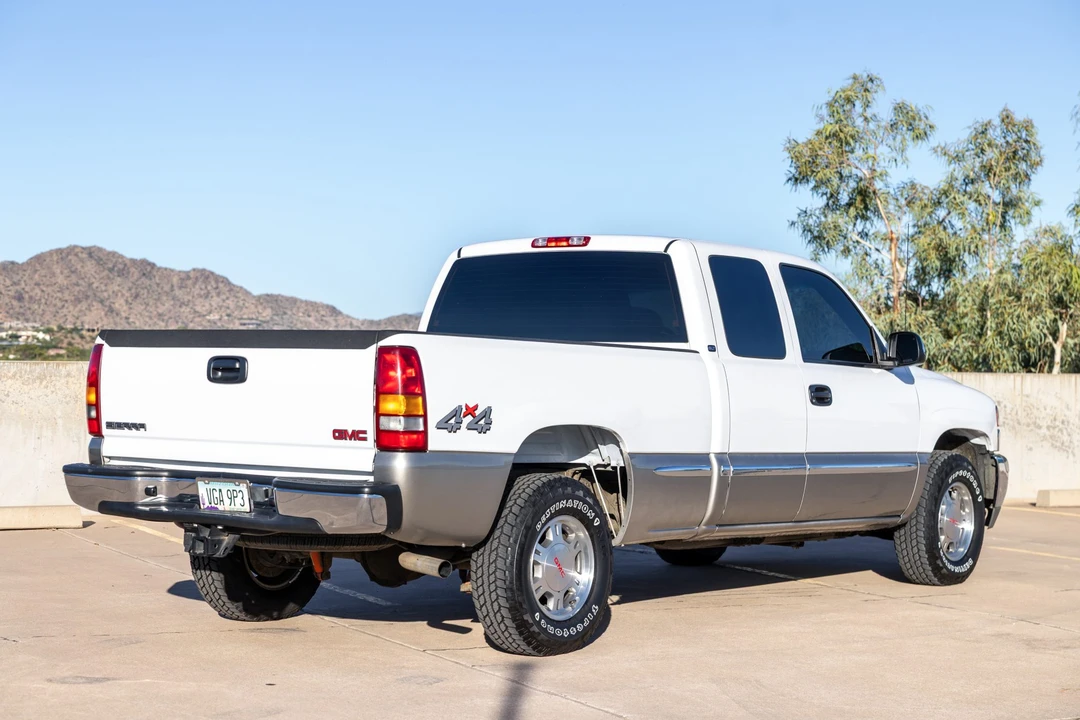 2000 GMC Sierra 2nd Gen - Image 7 of 31