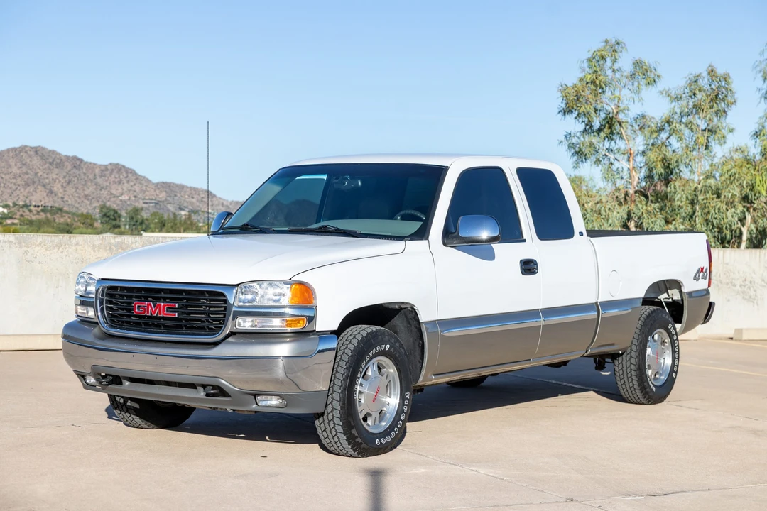 2000 GMC Sierra 2nd Gen - Image 2 of 31