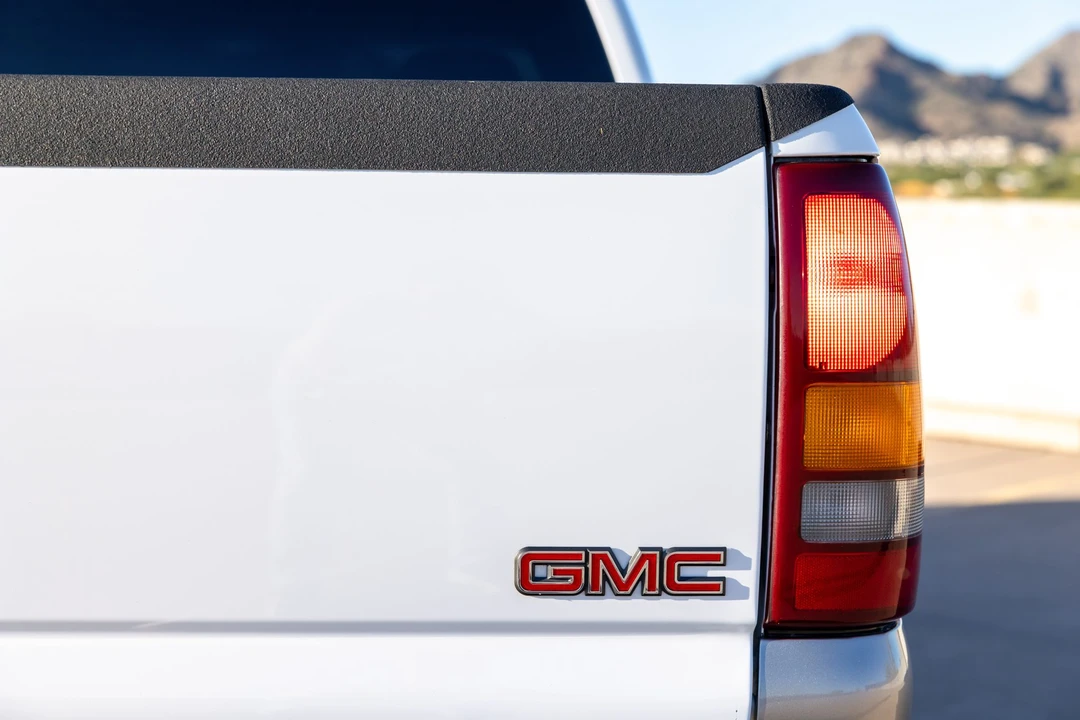 2000 GMC Sierra 2nd Gen - Image 29 of 31