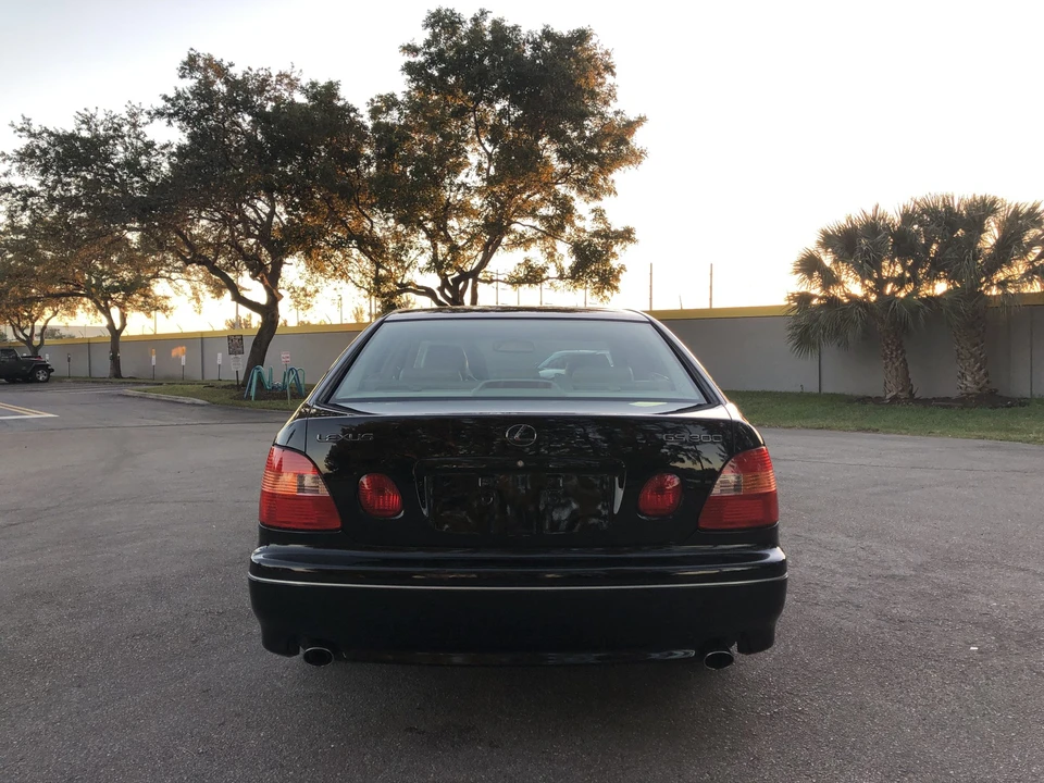2000 Lexus GS 2nd Gen - Image 24 of 31