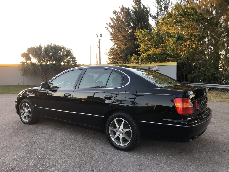 2000 Lexus GS 2nd Gen - Image 15 of 31