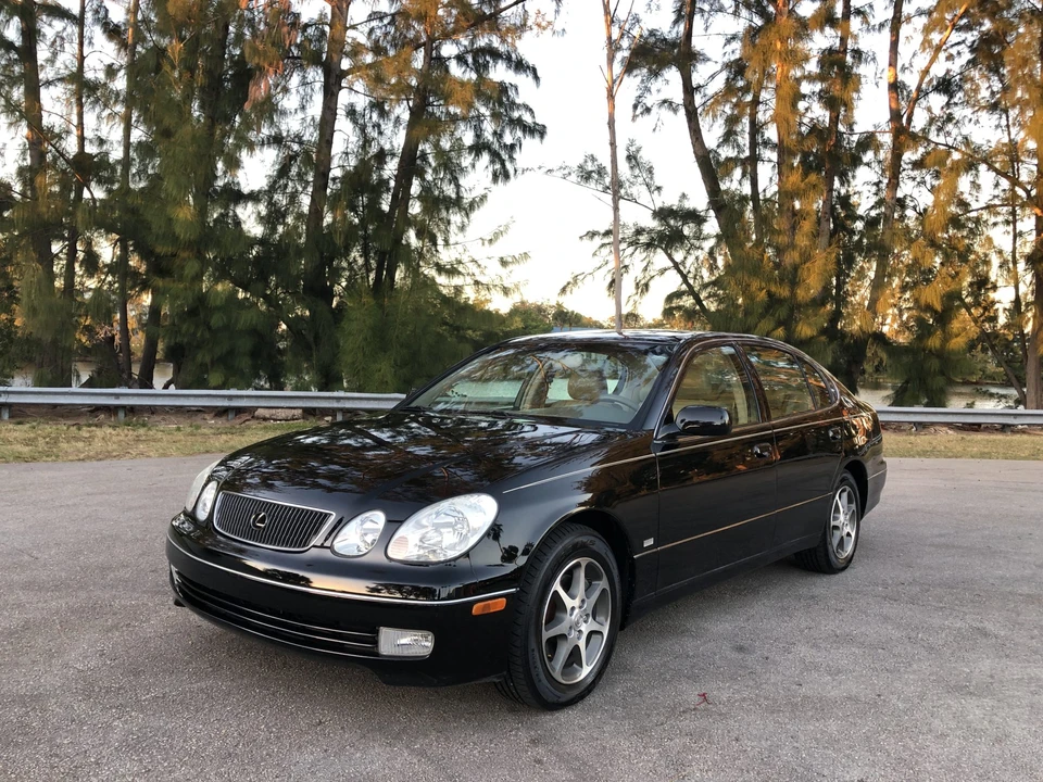 2000 Lexus GS 2nd Gen - Image 10 of 31