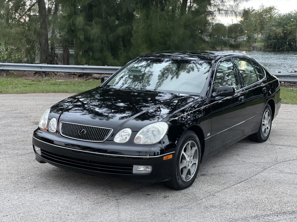2000 Lexus GS 2nd Gen - Image 4 of 31