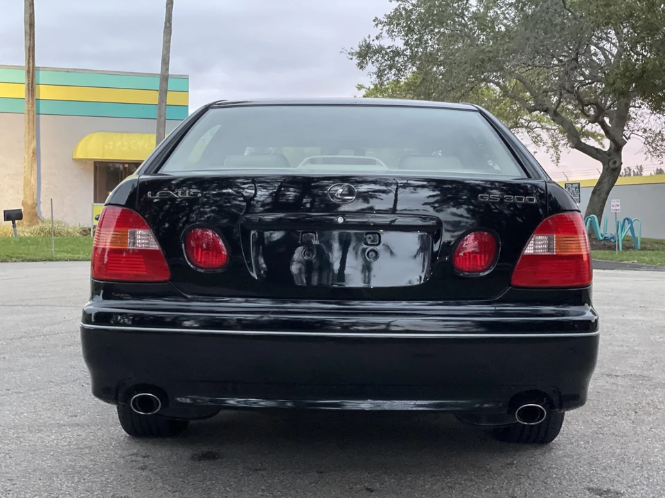 2000 Lexus GS 2nd Gen - Image 26 of 31