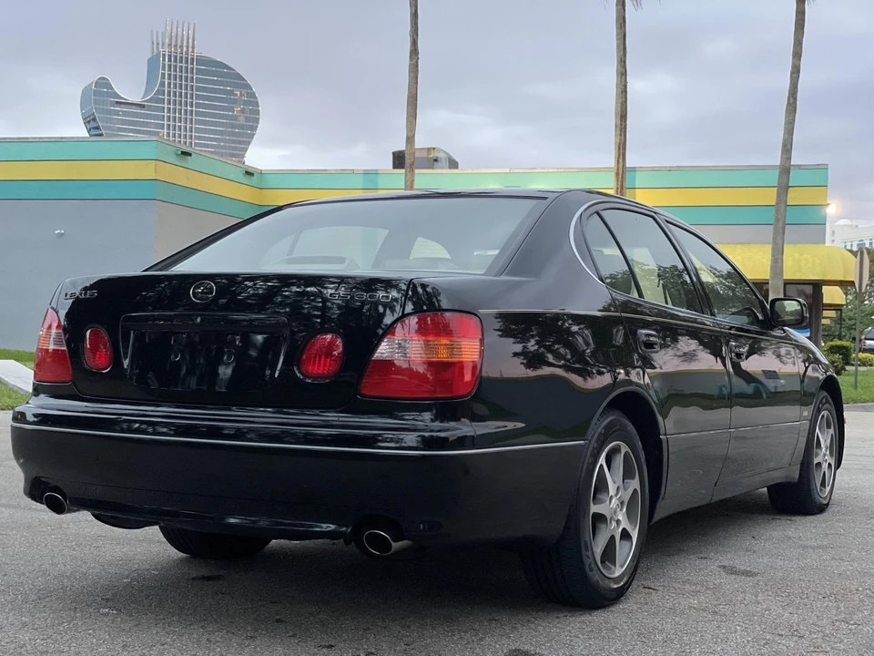 2000 Lexus GS 2nd Gen - Image 30 of 31