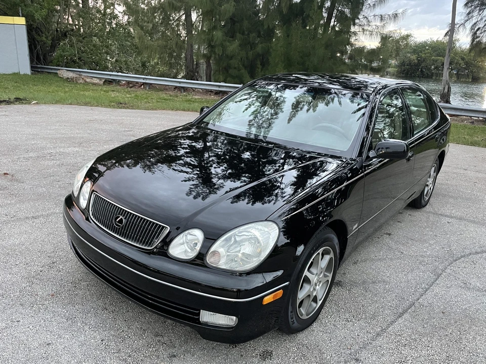2000 Lexus GS 2nd Gen - Image 5 of 31