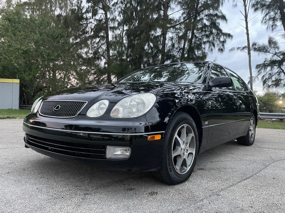2000 Lexus GS 2nd Gen - Image 3 of 31