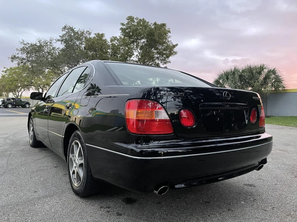 2000 Lexus GS 2nd Gen - Image 22 of 31