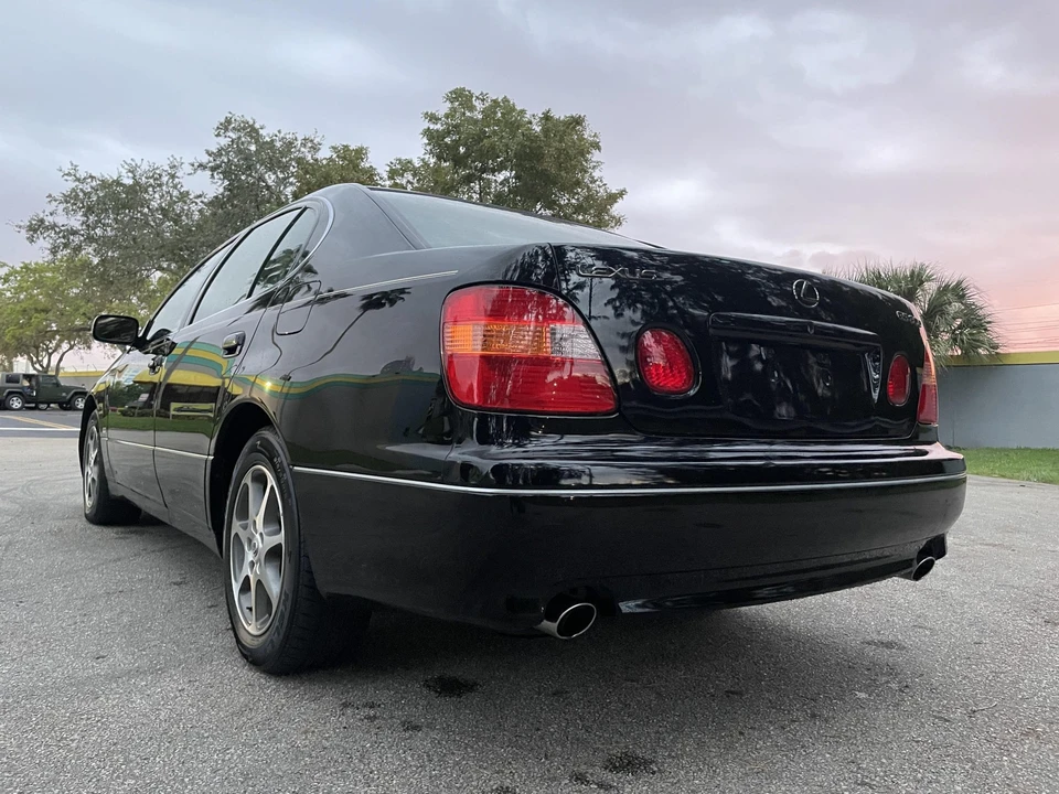 2000 Lexus GS 2nd Gen - Image 23 of 31