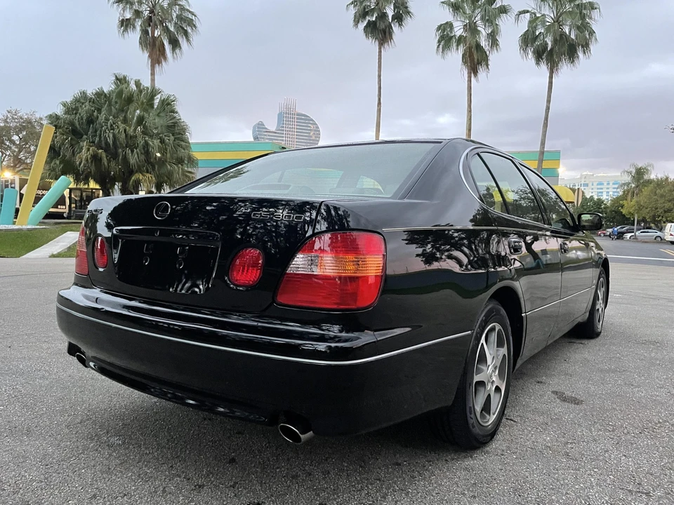 2000 Lexus GS 2nd Gen - Image 31 of 31