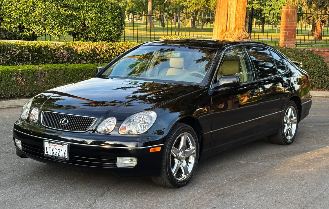 2000 Lexus GS 2nd Gen - Image 4 of 31