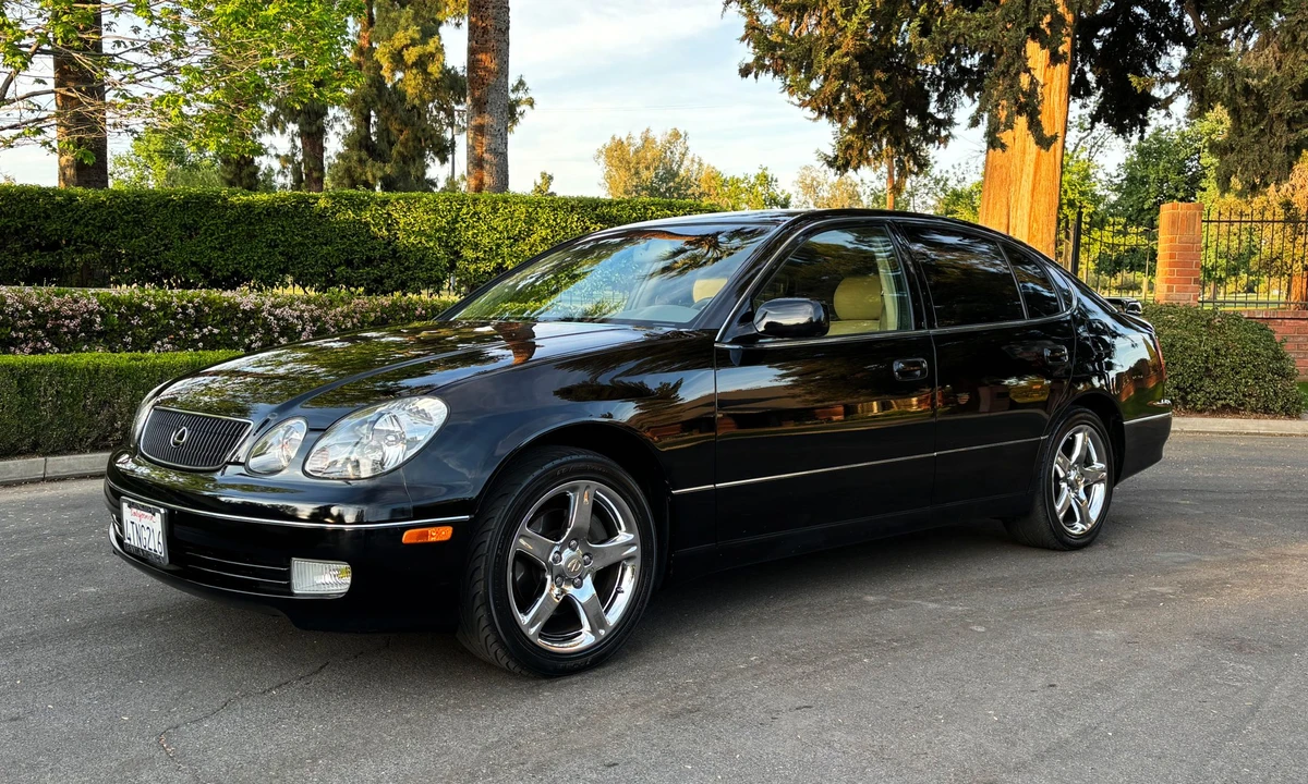 2000 Lexus GS 2nd Gen - Image 3 of 31