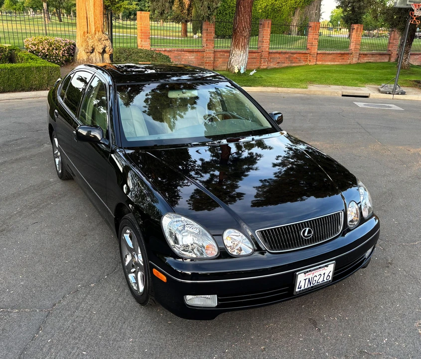 2000 Lexus GS 2nd Gen - Image 11 of 31