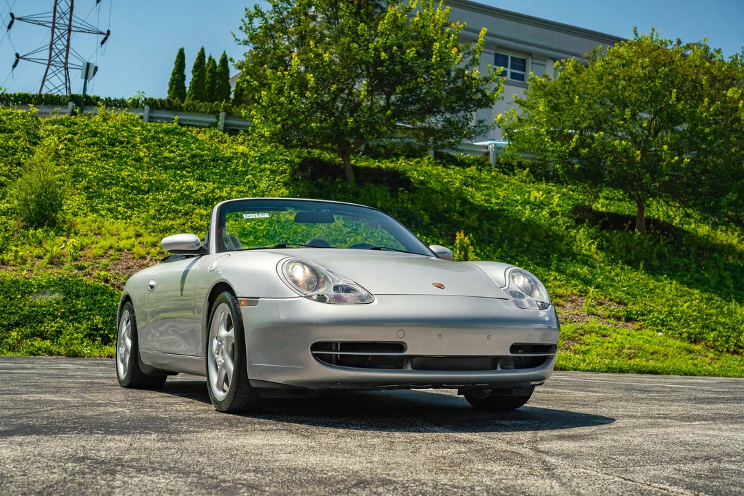2001 Porsche 996 Carrera 4 - Image 12 of 31