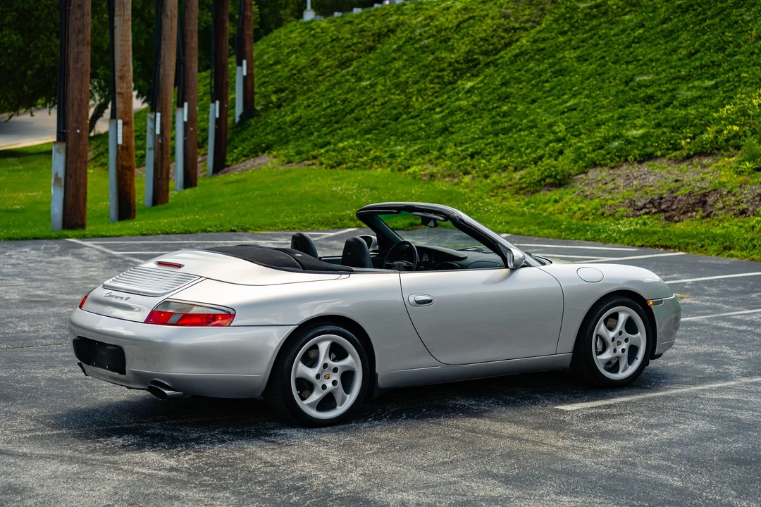 2001 Porsche 996 Carrera 4 - Image 26 of 31