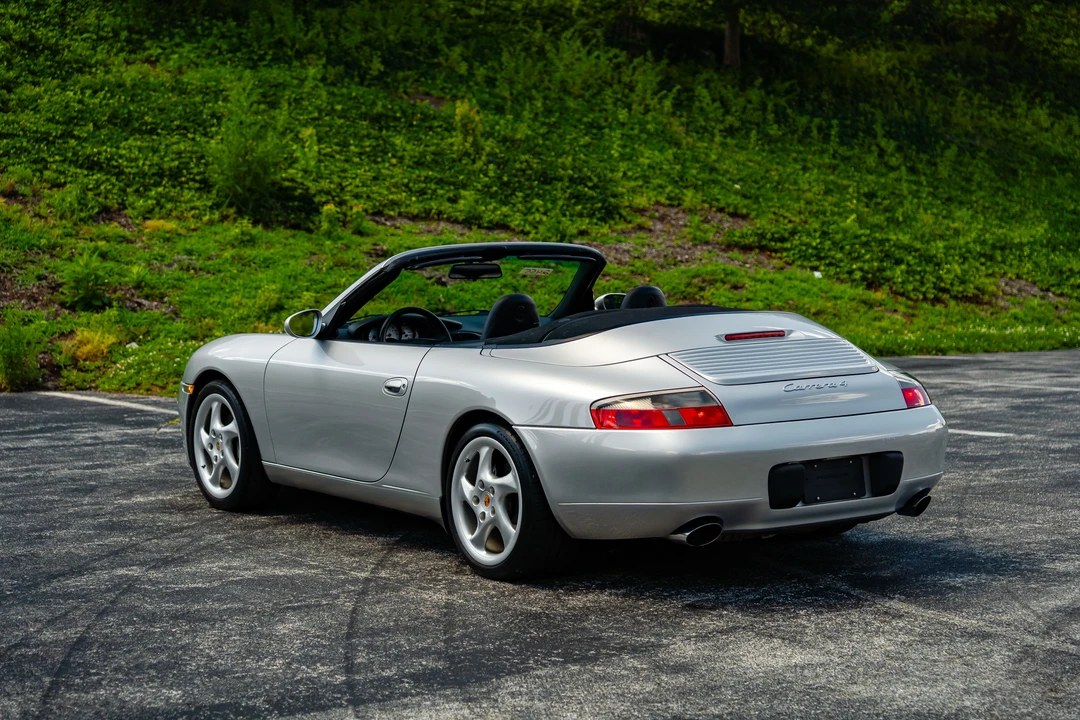 2001 Porsche 996 Carrera 4 - Image 10 of 31