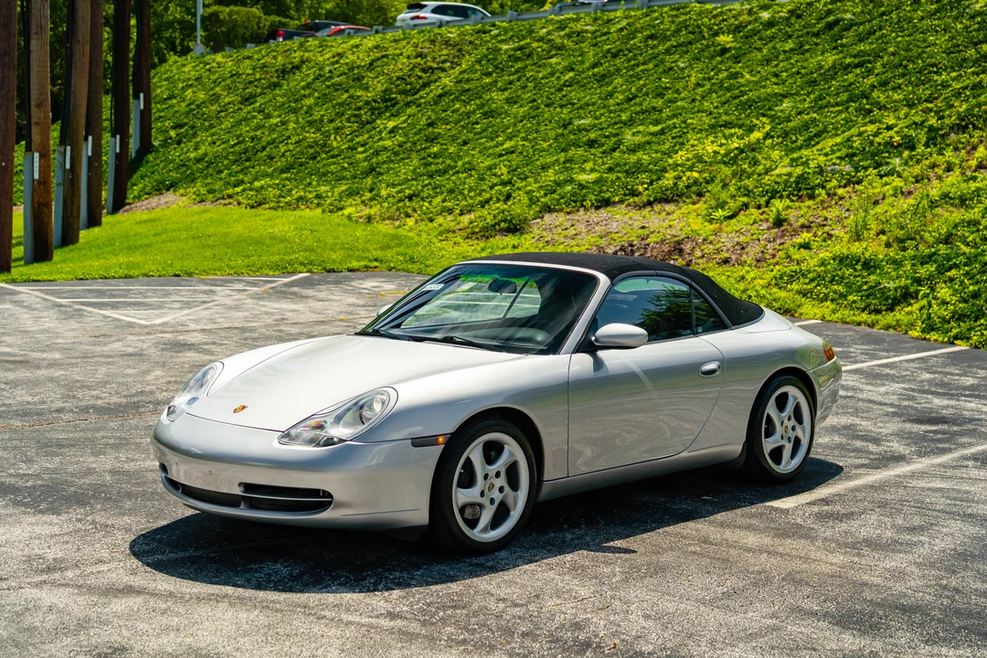2001 Porsche 996 Carrera 4 - Image 24 of 31
