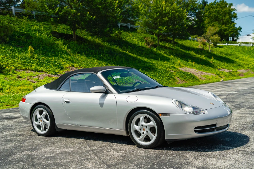 2001 Porsche 996 Carrera 4 - Image 20 of 31