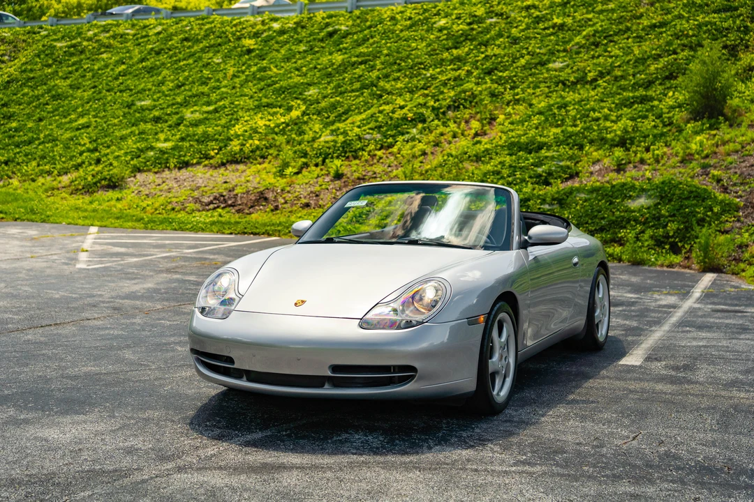 2001 Porsche 996 Carrera 4 - Image 5 of 31