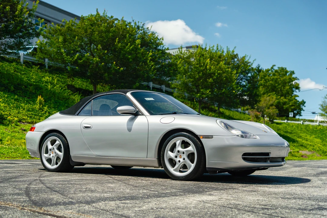 2001 Porsche 996 Carrera 4 - Image 19 of 31