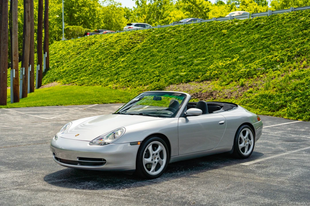 2001 Porsche 996 Carrera 4 - Image 6 of 31