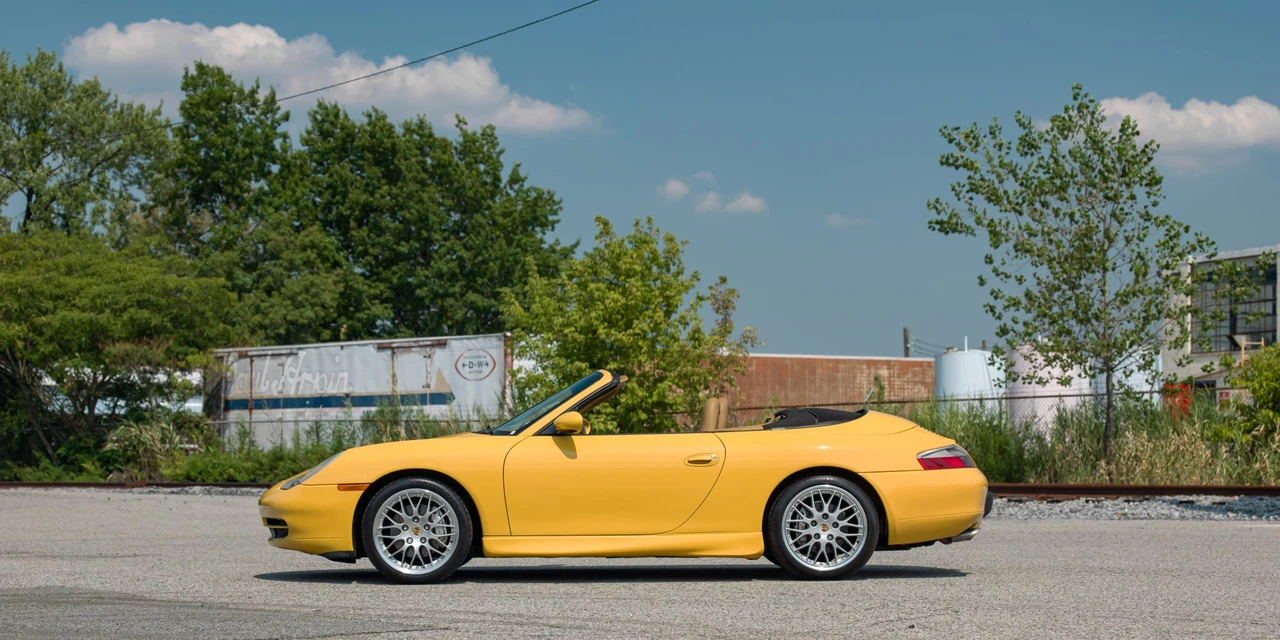 2001 Porsche 996 Carrera - Image 8 of 31